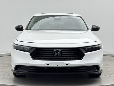 Used 2025 Honda Accord SE image 2