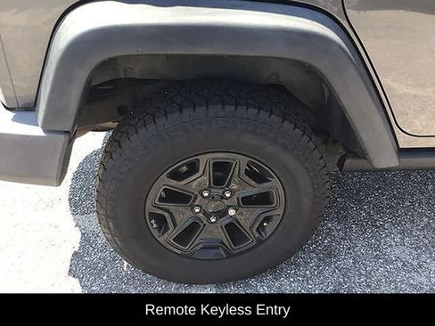 Used 2018 Jeep Wrangler Unlimited Sport AWD/4WD image 12