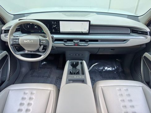Used 2024 Kia EV9 Wind AWD/4WD image 12