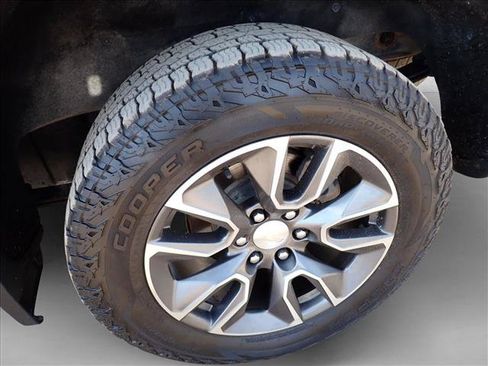 Used 2024 Chevrolet Silverado 1500 LT AWD/4WD image 7