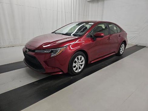 Used 2022 Toyota Corolla LE FWD image 3