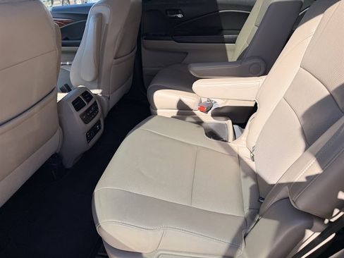 Used 2018 Honda Pilot Elite image 15