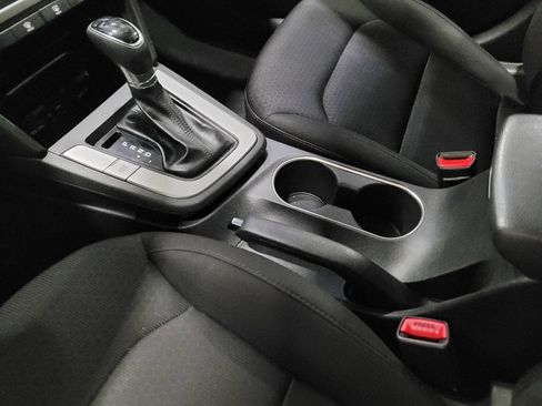 Used 2018 Hyundai Elantra SE FWD image 26