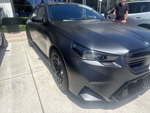 Used 2026 BMW M5 image 3