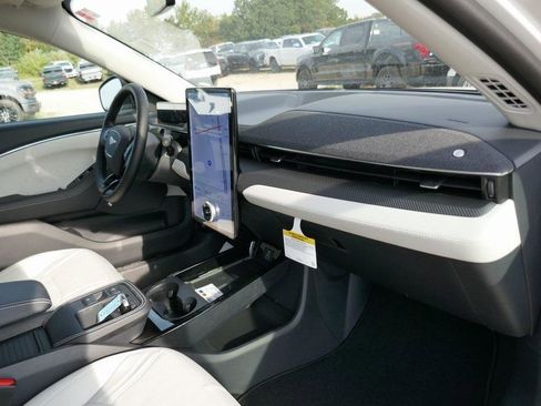 New 2025 Ford Mustang Mach-E Premium image 9