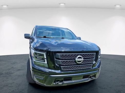 Used 2024 Nissan Titan SV w/ SV Bronze Edition Package AWD/4WD image 8