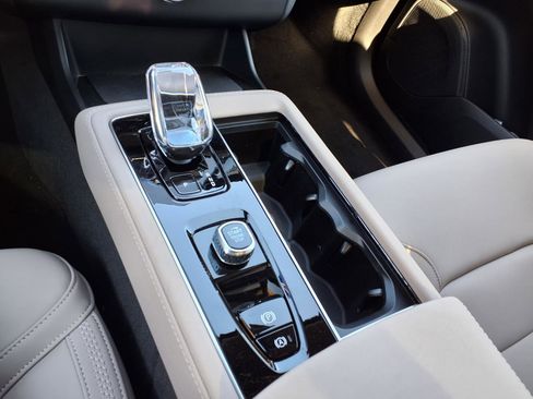 New 2026 Volvo XC90 B6 Plus w/ Protection Package Premier image 14