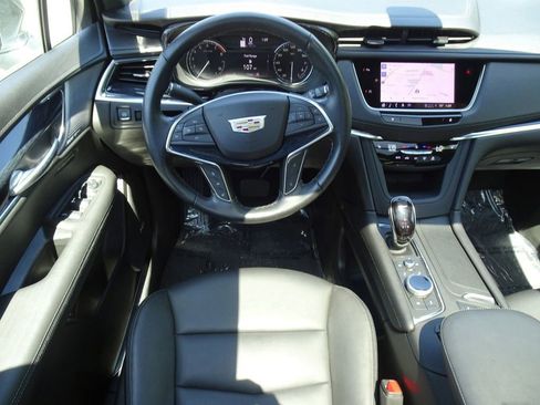 Certified 2024 Cadillac XT5 Premium Luxury w/ LPO, Floor Liner Package AWD/4WD image 12