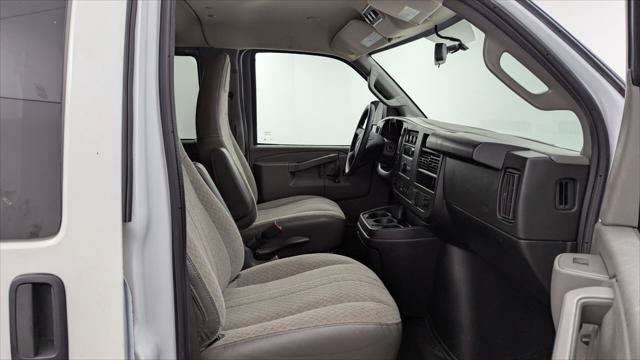 Used 2023 Chevrolet Express 3500 LS RWD image 18