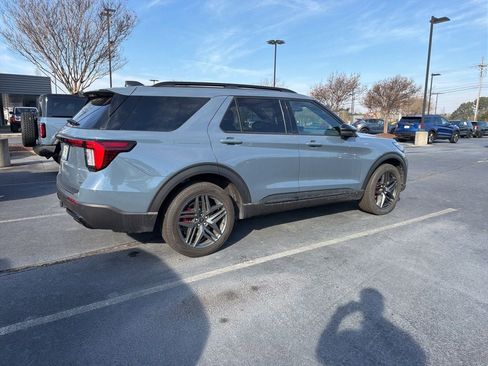 Certified 2025 Ford Explorer ST-Line w/ Premium Package image 6