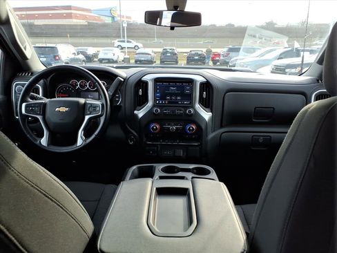 Used 2021 Chevrolet Silverado 2500 LT w/ Convenience Package image 8