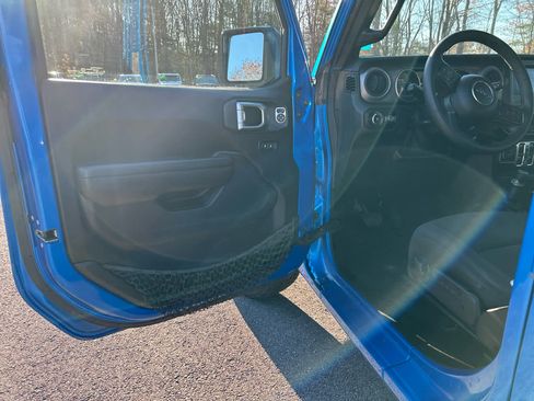 Used 2021 Jeep Wrangler Unlimited Sport image 21