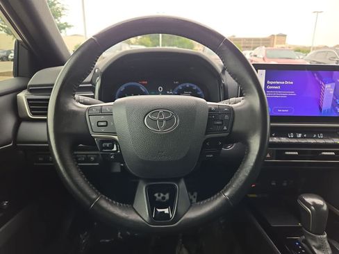 Used 2025 Toyota Camry XSE FWD image 20