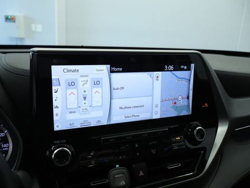 Used 2022 Toyota Highlander Platinum AWD/4WD image 48