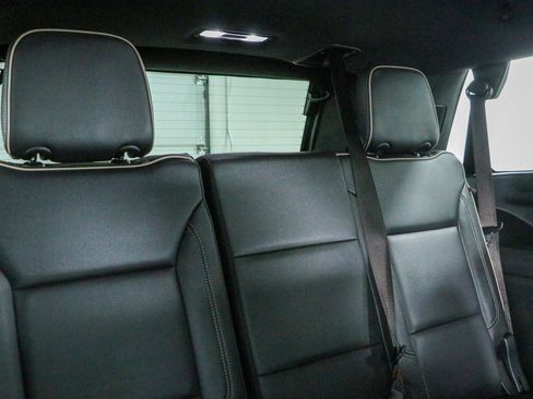 Used 2022 GMC Yukon SLT w/ SLT Premium Package RWD image 33
