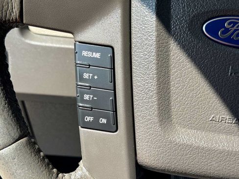 Used 2010 Ford F150 XLT AWD/4WD image 21