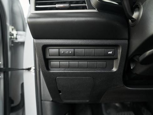 Used 2024 Mitsubishi Outlander SE image 38