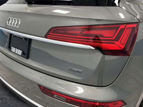 Used 2025 Audi Q5 2.0T Premium Plus w/ Premium Plus Package AWD/4WD image 39
