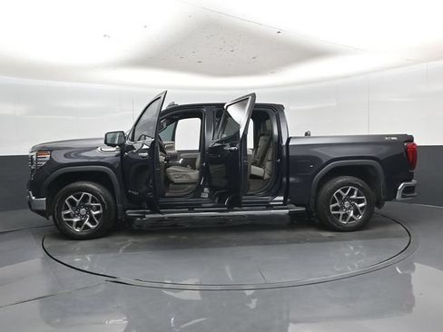 Used 2022 GMC Sierra 1500 SLT AWD/4WD image 56