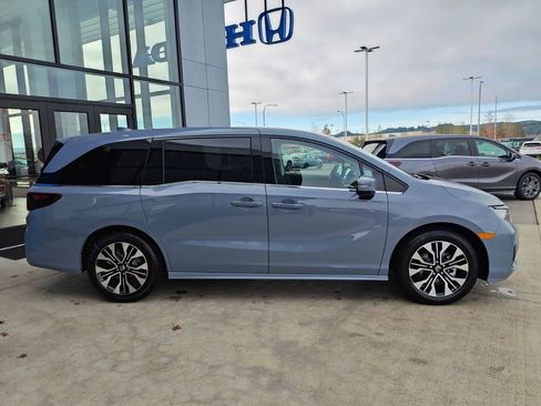 New 2026 Honda Odyssey Elite image 4