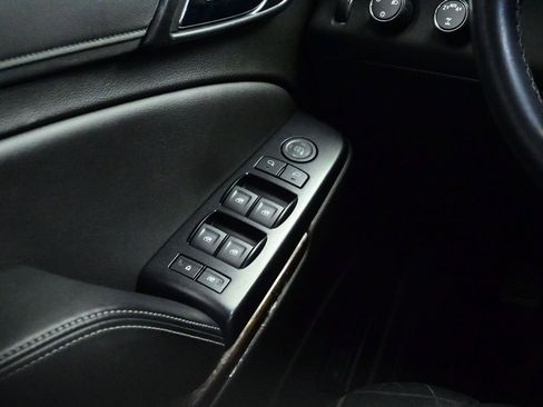 Used 2020 Chevrolet Suburban LT image 41