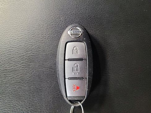 Used 2019 Nissan Pathfinder S FWD image 32