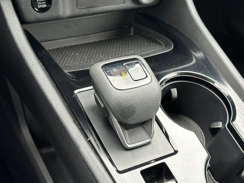 Used 2024 Nissan Rogue SV image 20