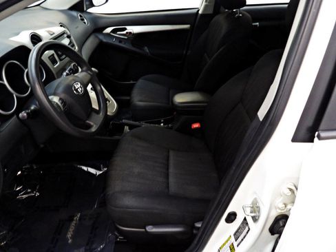 Used 2013 Toyota Matrix L FWD image 8