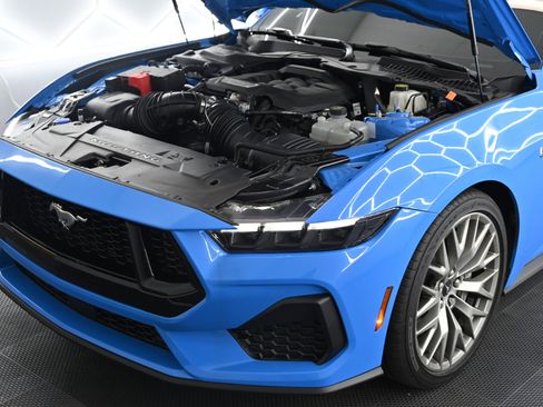 Used 2025 Ford Mustang GT Premium image 15