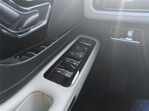 New 2026 Lincoln Aviator 2WD image 28