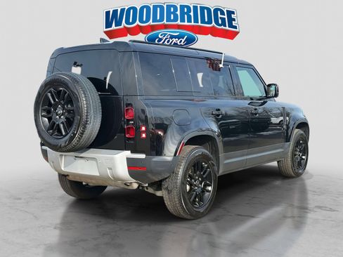 Used 2025 Land Rover Defender 110 S image 4