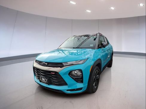 Used 2022 Chevrolet TrailBlazer RS w/ Technology Package image 2