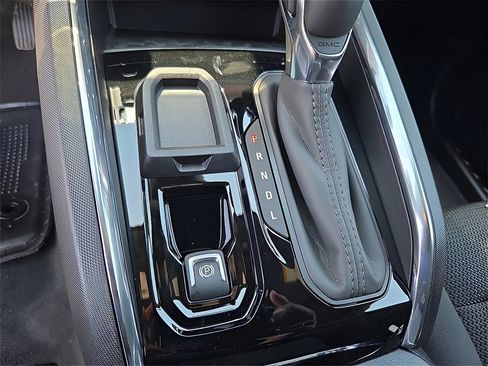 New 2026 GMC Canyon Elevation w/ Convenience Package image 15