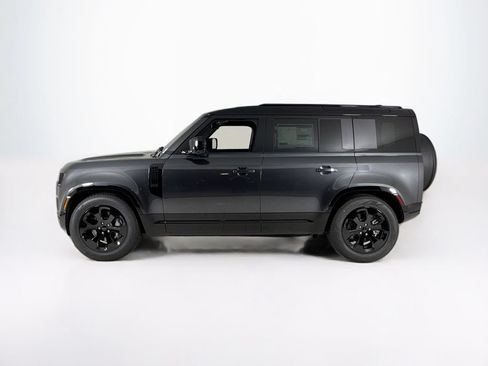 Used 2026 Land Rover Defender 110 X-Dynamic SE AWD/4WD image 2