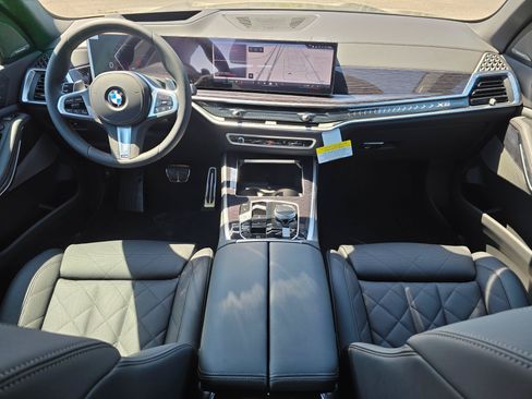 New 2026 BMW X5 xDrive40i w/ M Sport Package AWD/4WD image 9