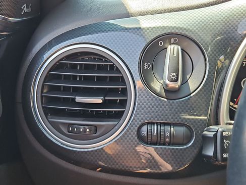 Used 2014 Volkswagen Beetle R-Line FWD image 21