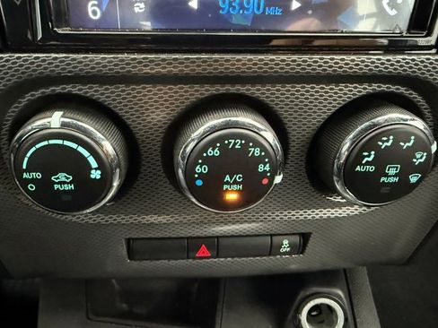 Used 2013 Dodge Challenger R/T image 17