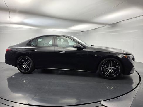 Used 2024 Mercedes-Benz E 450 4MATIC Sedan image 3