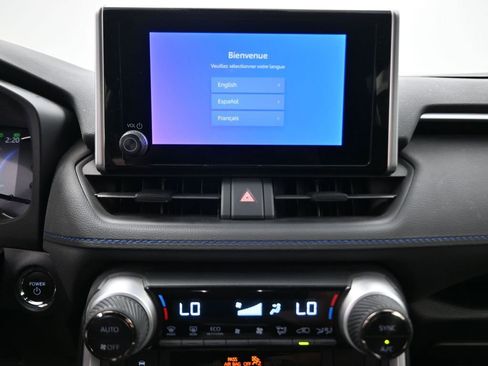 Used 2024 Toyota RAV4 SE image 8