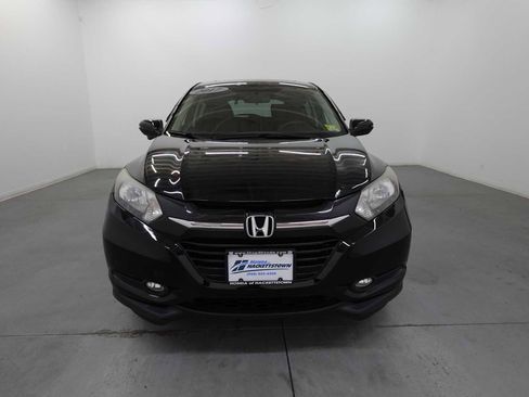 Used 2017 Honda HR-V EX image 2