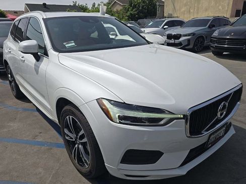Used 2020 Volvo XC60 T6 Momentum image 3