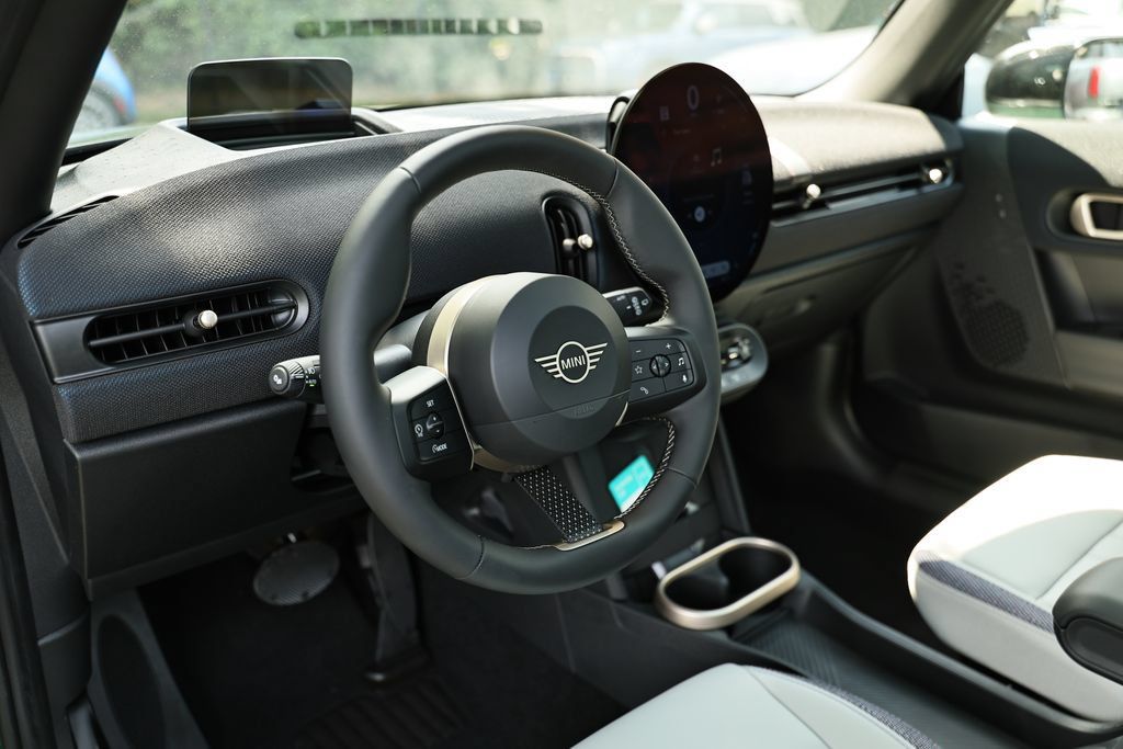 New 2026 MINI Cooper 2-Door Hardtop FWD image 18
