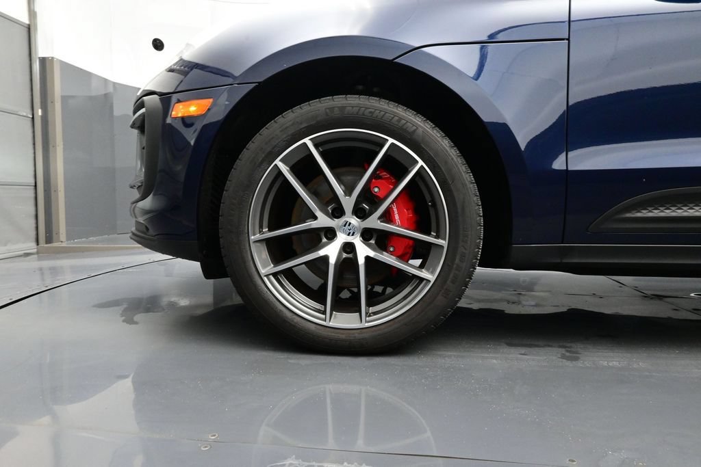 Certified 2023 Porsche Macan S AWD/4WD image 6