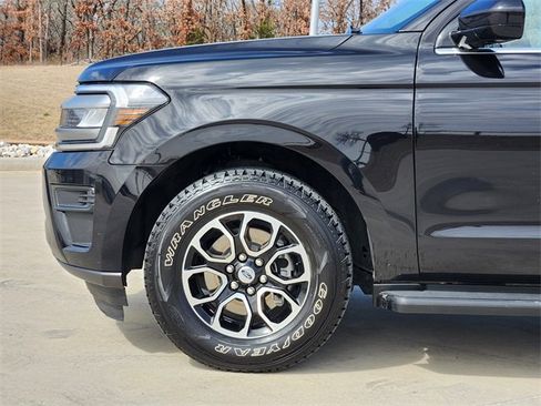 Used 2024 Ford Expedition XLT image 10