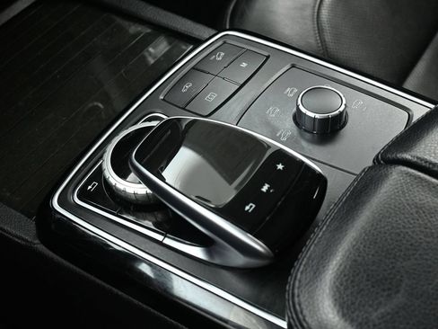 Used 2018 Mercedes-Benz GLS 550 4MATIC w/ Driver Assistance Package image 40