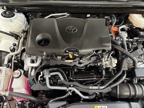 Used 2025 Toyota Camry SE w/ Convenience Package FWD image 26