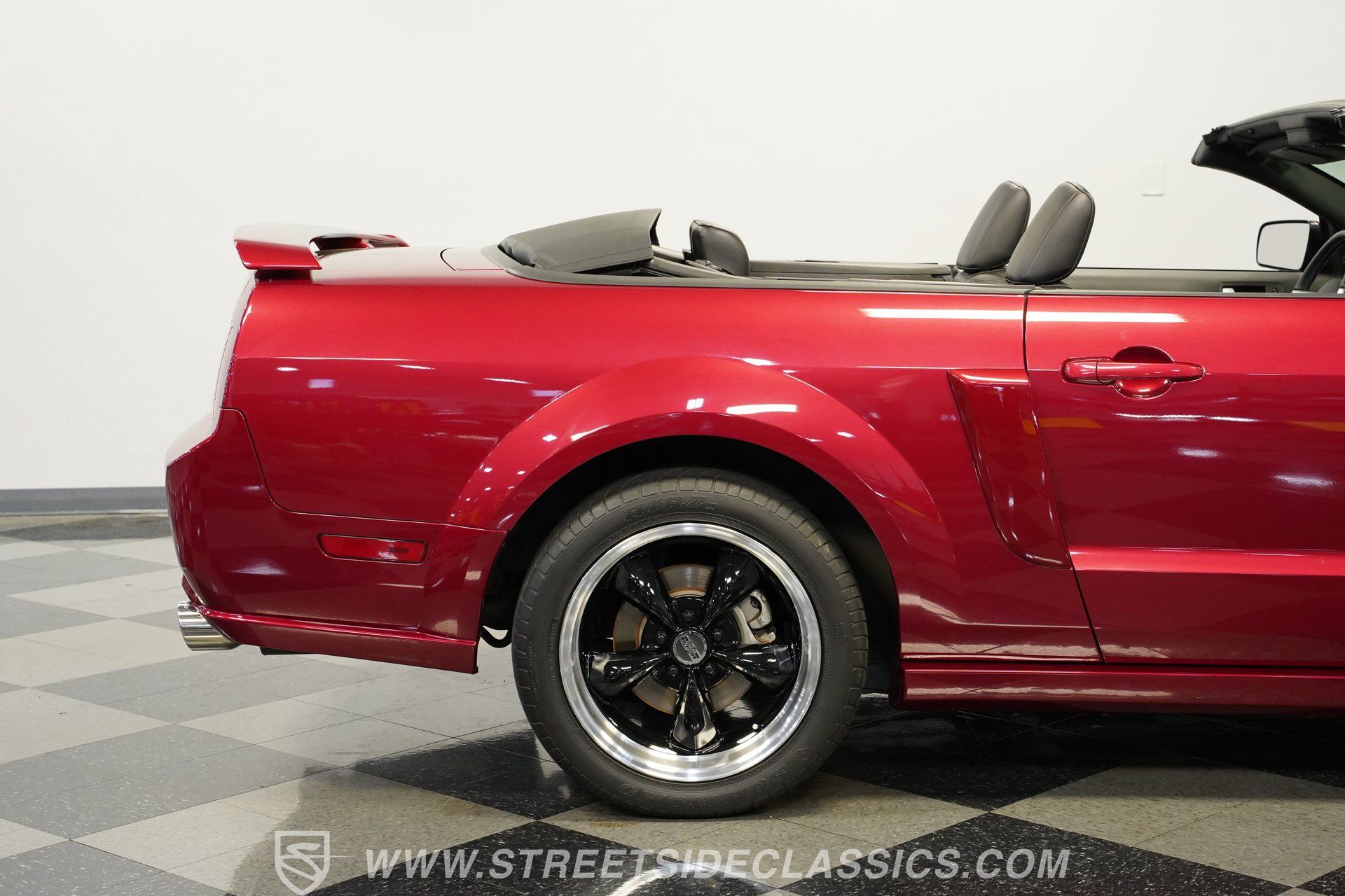 Used 2006 Ford Mustang GT RWD image 30