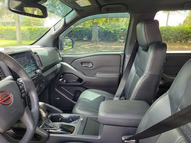 Used 2022 Nissan Frontier PRO-4X w/ Pro-4X Premium Package AWD/4WD image 17