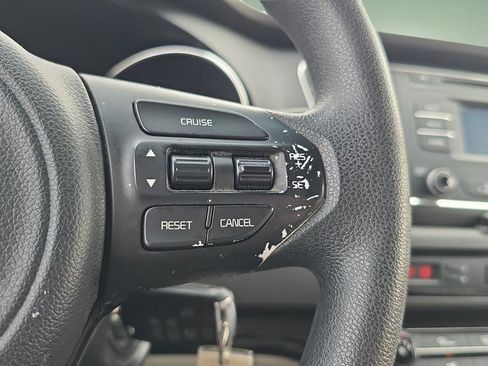 Used 2017 Kia Sedona LX FWD image 26
