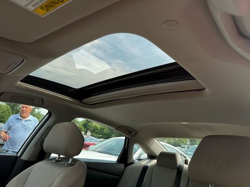 Used 2023 Honda Accord EX image 18
